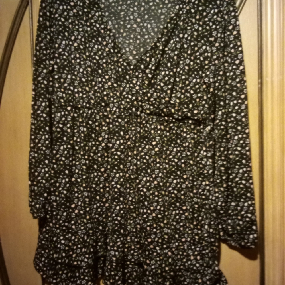 Streetwear Society Black Floral Top